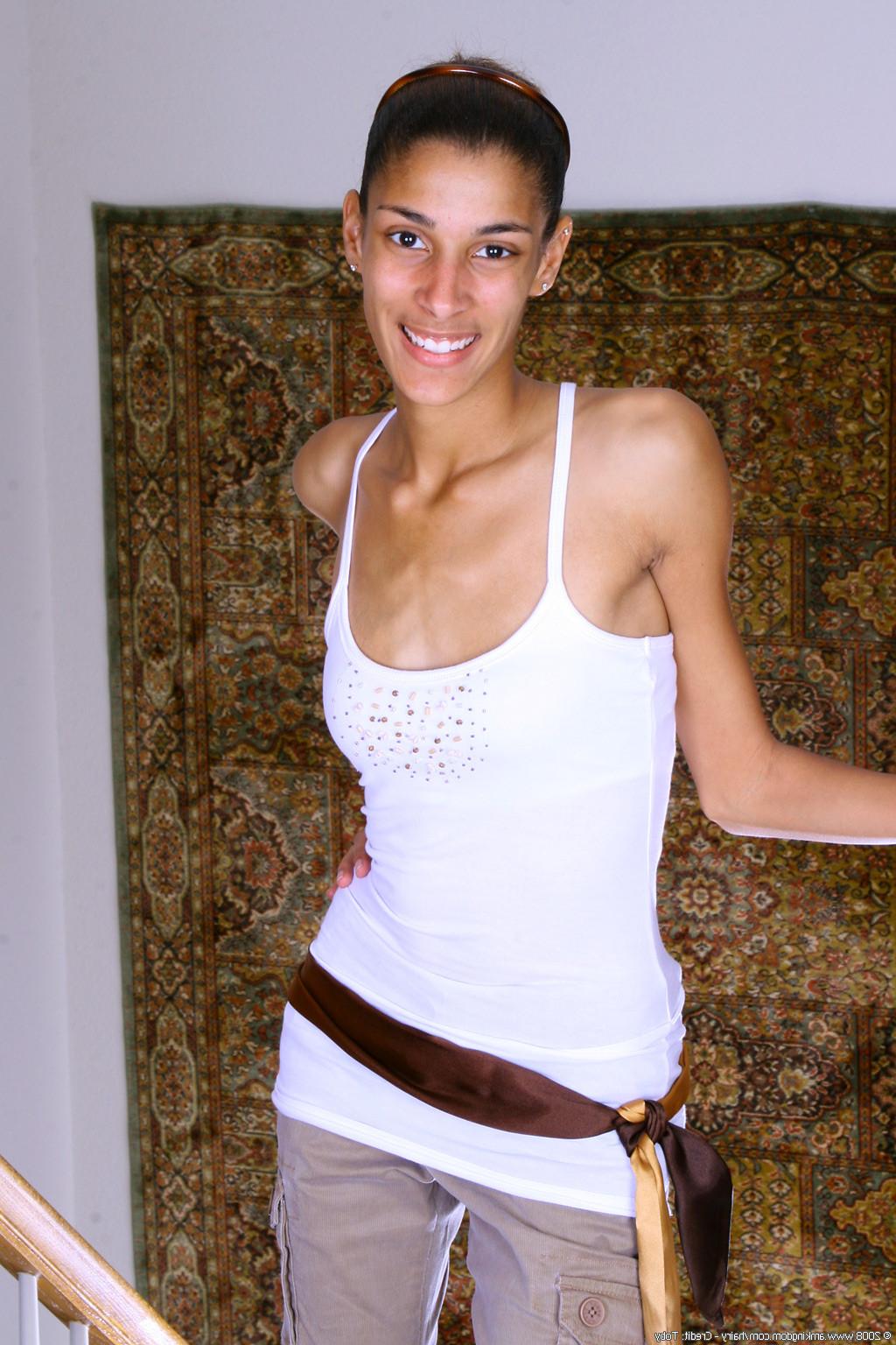 13P Hairy Eunique Posing