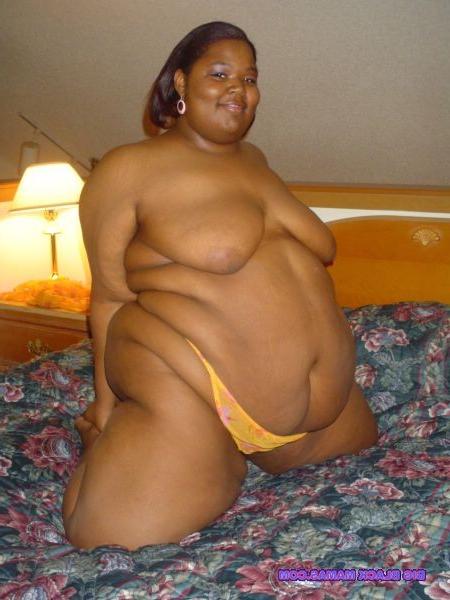 16P Awesome pics of big black mamas posing for you