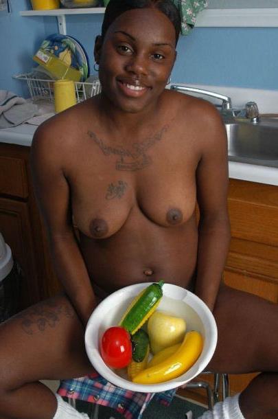 16P Naked Black Neighbor Chick Sucking Big Fat Banana