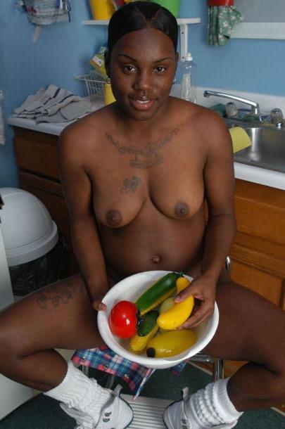 16P Naked Black Neighbor Chick Sucking Big Fat Banana