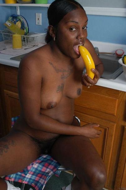 16P Naked Black Neighbor Chick Sucking Big Fat Banana
