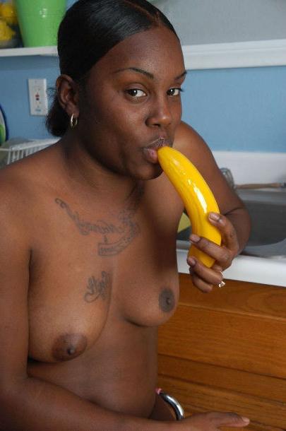 16P Naked Black Neighbor Chick Sucking Big Fat Banana