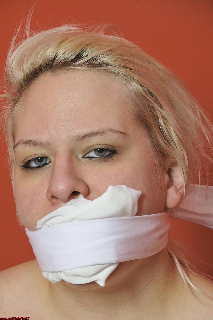 16P Amateur blonde subbie is gagged with cloth and then bound to a c