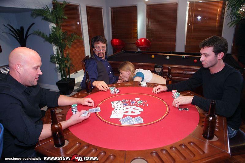16P Allie James gives her man head while he plays poker