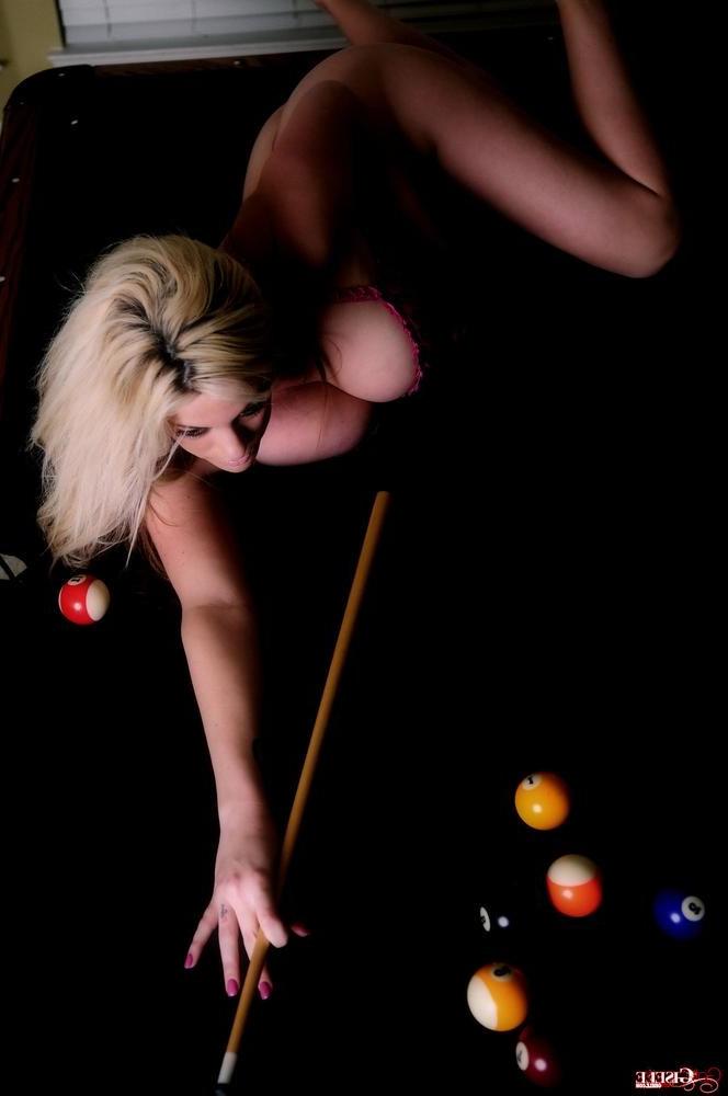 15P Got Gisele gets naked on the pool table