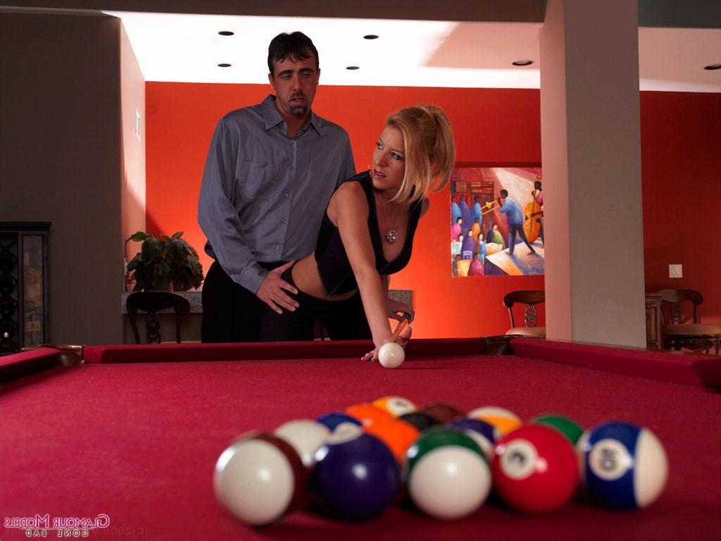 16P Screwing A Hot Blonde On A Pool Table