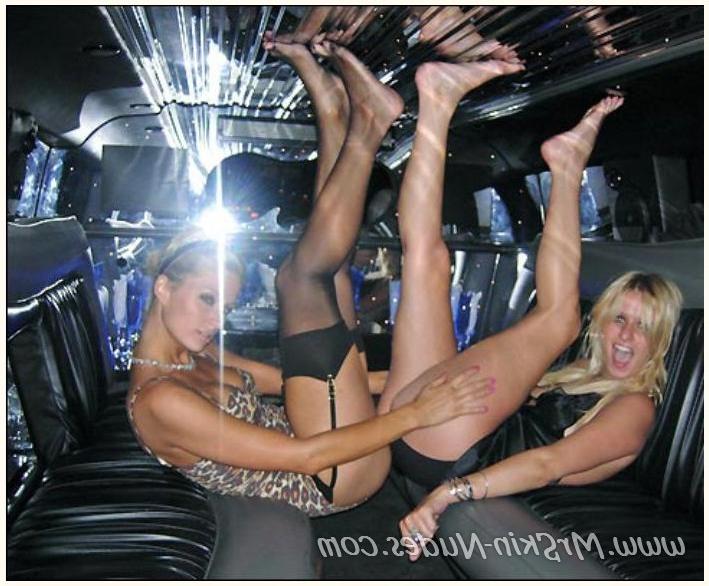 15P snobby socialitte Paris Hilton nudes and see thrus