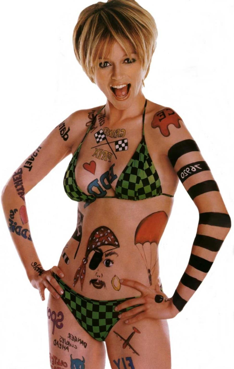 15P quirky actress Heather Graham enjoys outdoor nudity