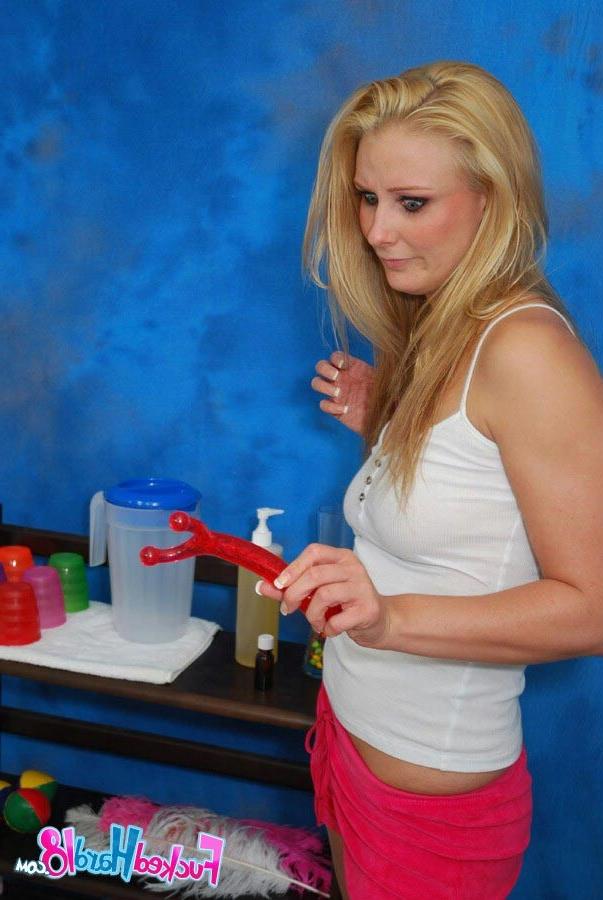 17P Young horny blonde babe getting banged hard on the massage table