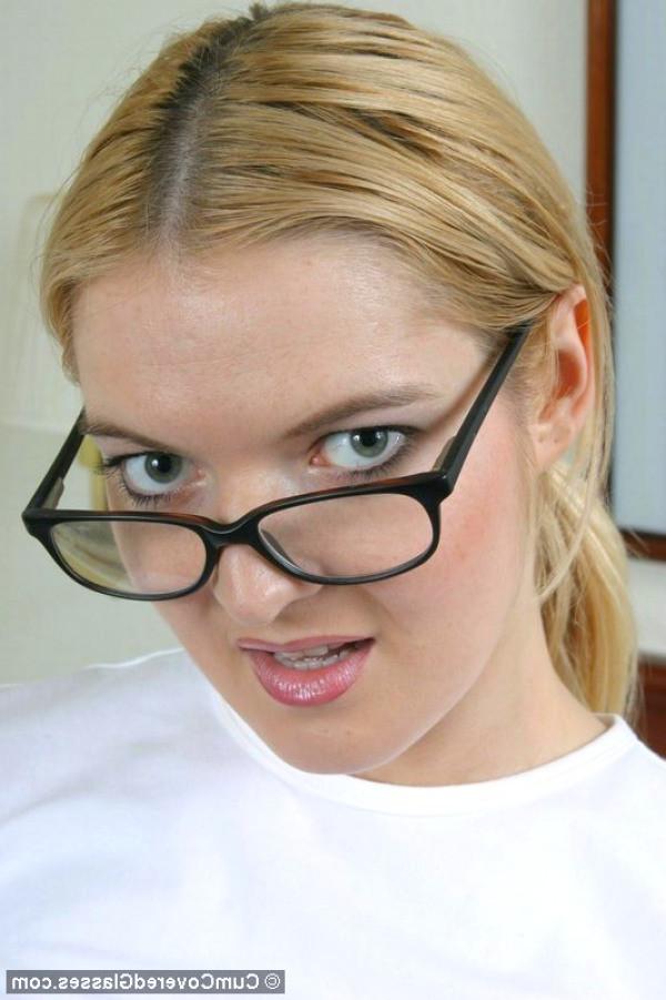 16P Blonde babe Barbara Summer weara glasses and sucks cock