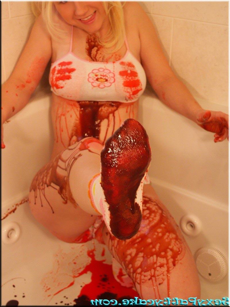 20P Busty blonde getting messy