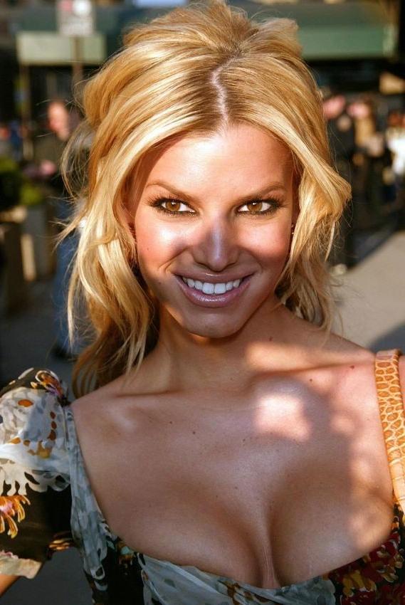 16P Celeb Jessica Simpson showing her tits through her sheer tops