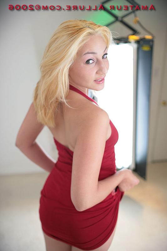 16P Hot blonde sucking cock and swallowing