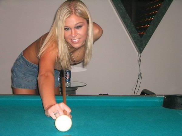 16P Hot blonde amateur at the pool table
