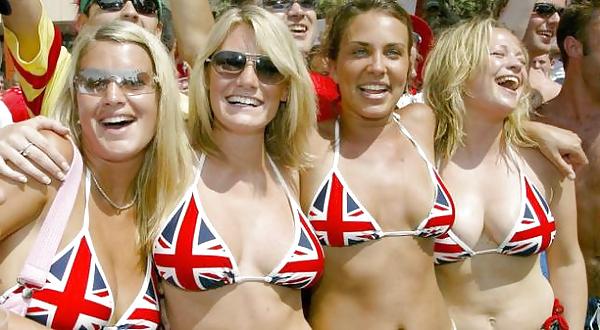 11P Girls with football