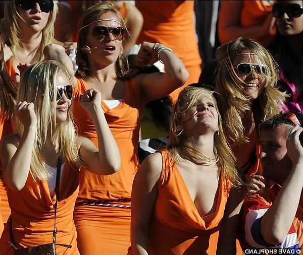 11P Girls with football