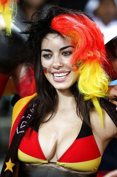 11P Girls with football