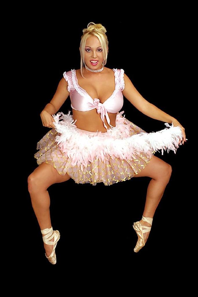 20P Big tit blonde ballerina strip teasing in her tutu