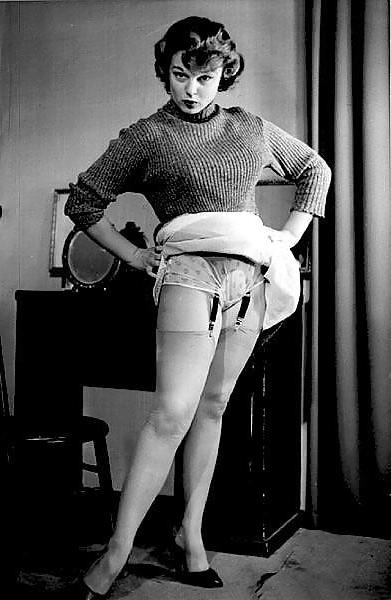 13P Vintage Undress