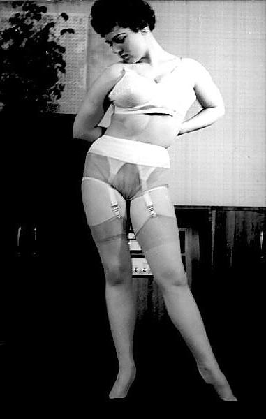 13P Vintage Undress