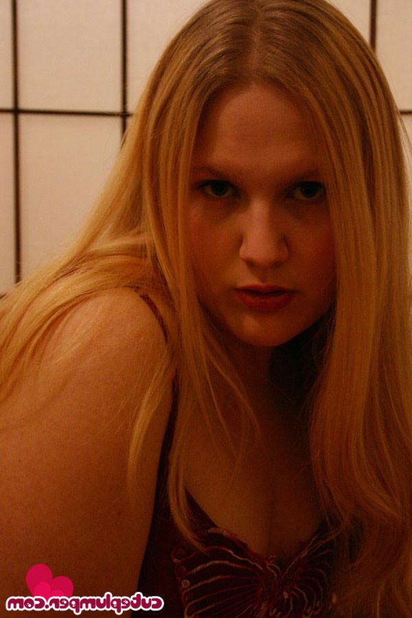 16P Let sultry plumper Elisha seduce you