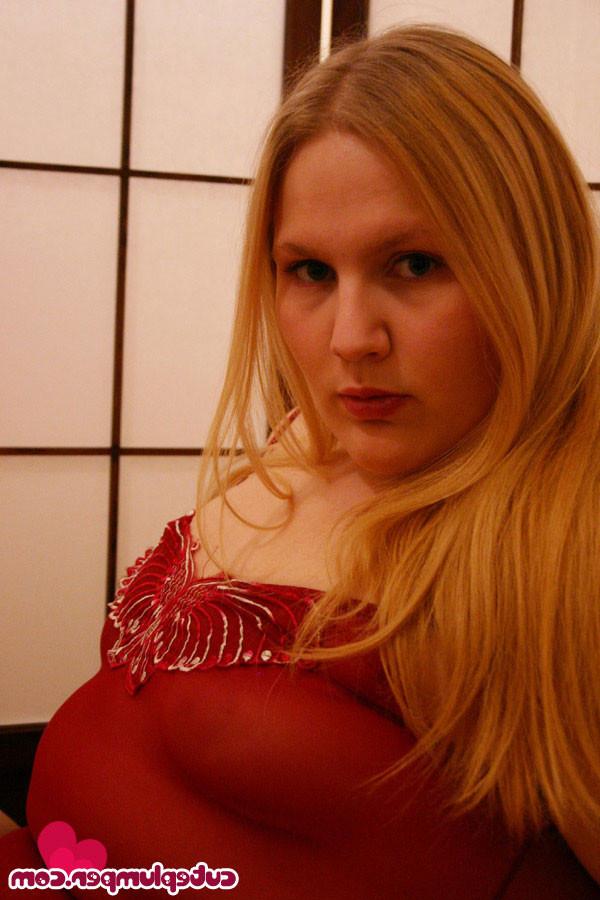 16P Let sultry plumper Elisha seduce you