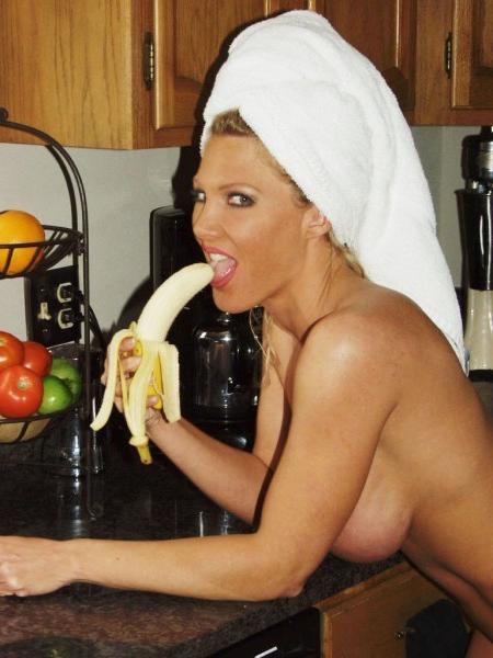 16P Mature blonde licks a big banana
