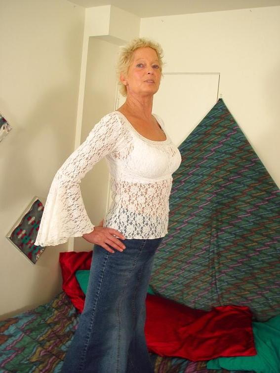 16P Double Dildo Granny Plays with Tight Shaved Pussy