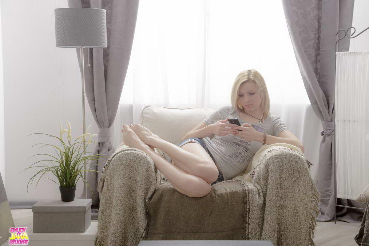 16P Young July and her boyfriend prepare for the epic anal sex they 