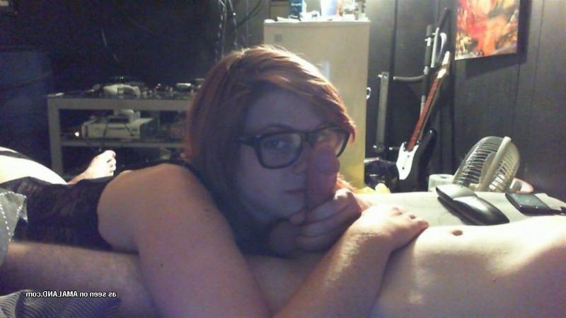 10P Geeky babe plays with her boyfriend's hard cock