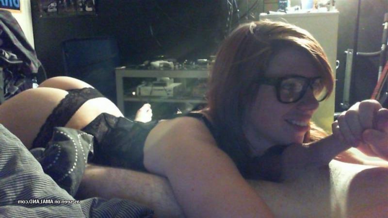 10P Geeky babe plays with her boyfriend's hard cock