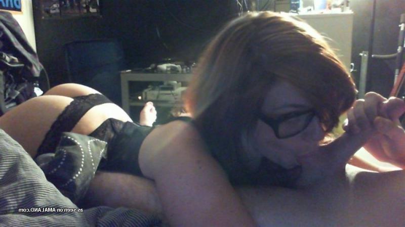 10P Geeky babe plays with her boyfriend's hard cock