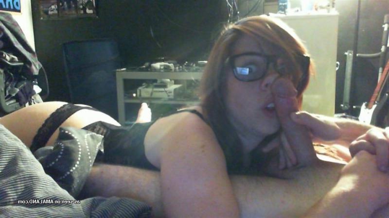 10P Geeky babe plays with her boyfriend's hard cock