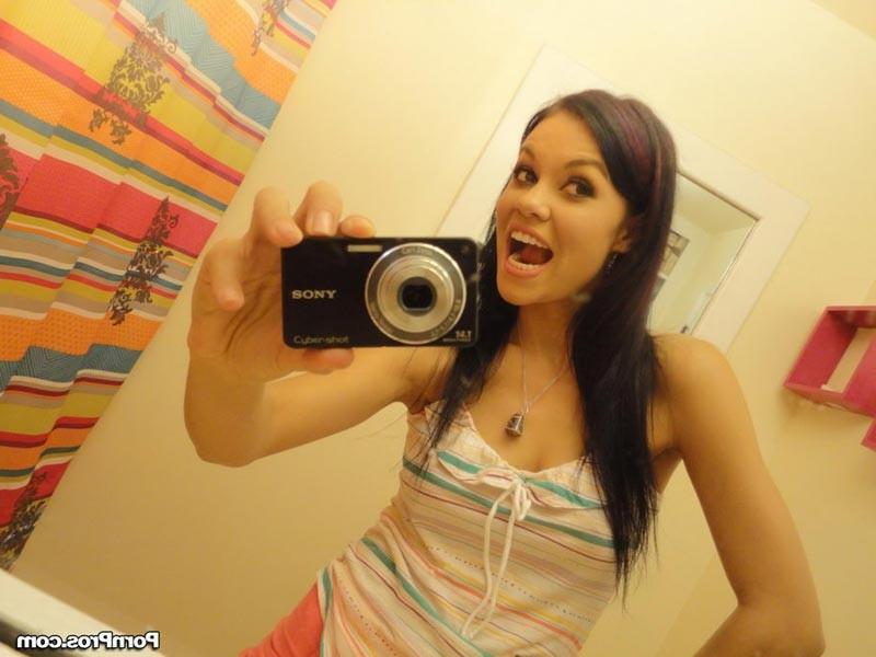 16P Stolen pictures of pornstar Ruby Knox getting fucked by her boyfriend
