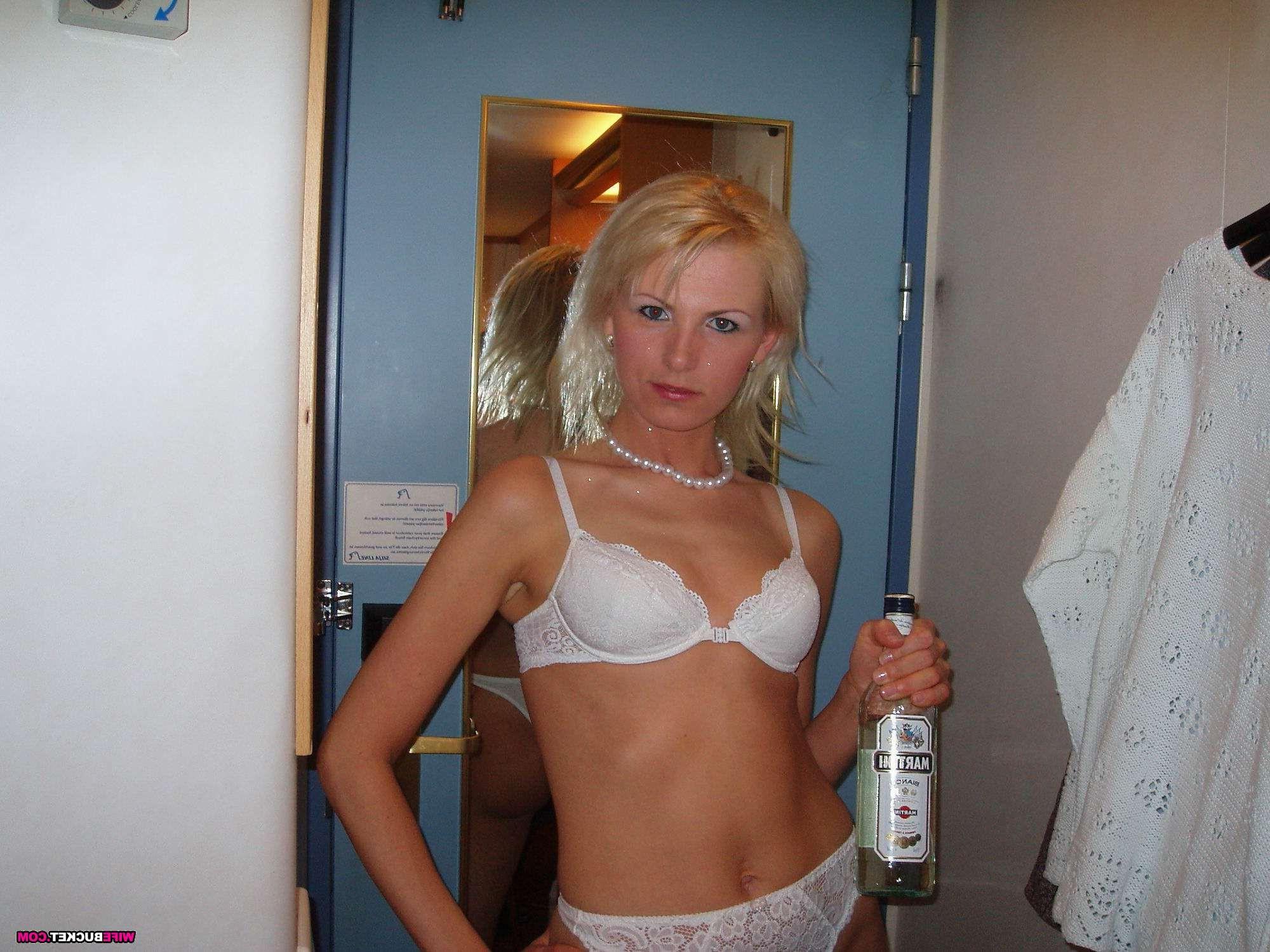 16P MILF amateur wives are sexy