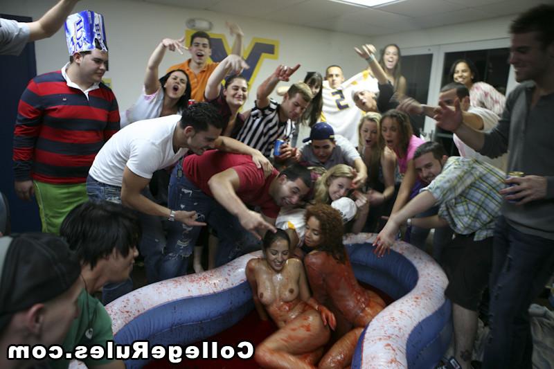 15P College teen girl is getting pounded by her newly boyfriend