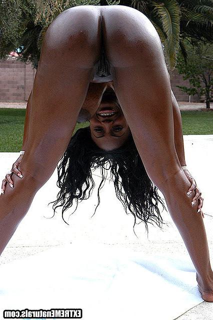 12P Super hot extreme mama with extreme tittys cum watch her get her tity gruv on