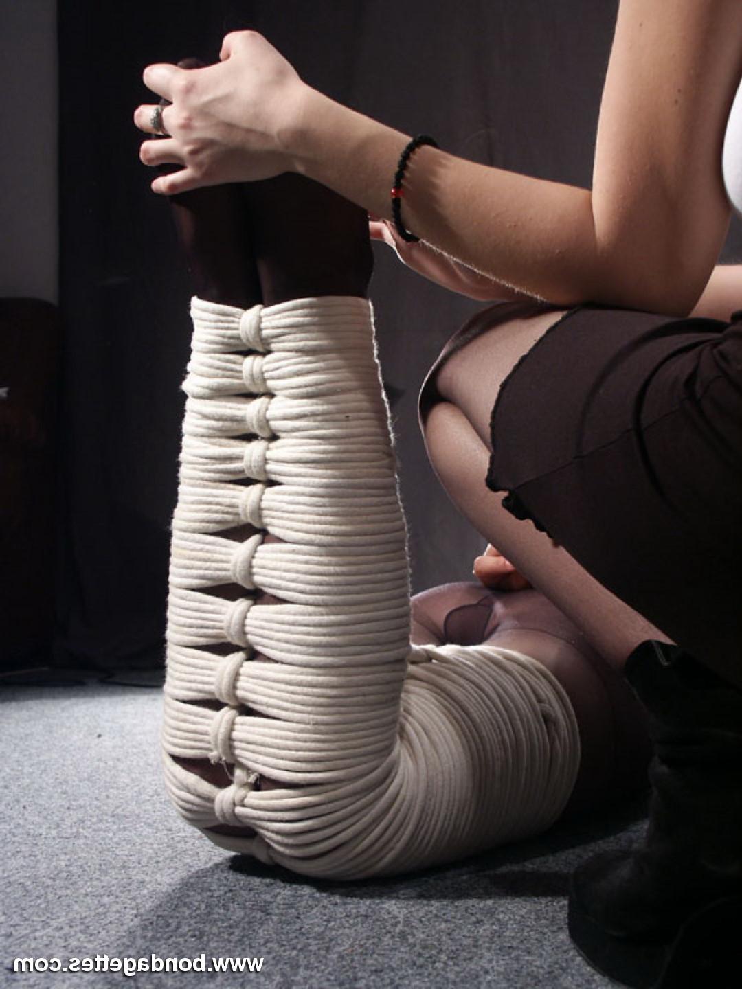 16P Pretty redhead in nylons is strictly hogtied in tight rope bonda
