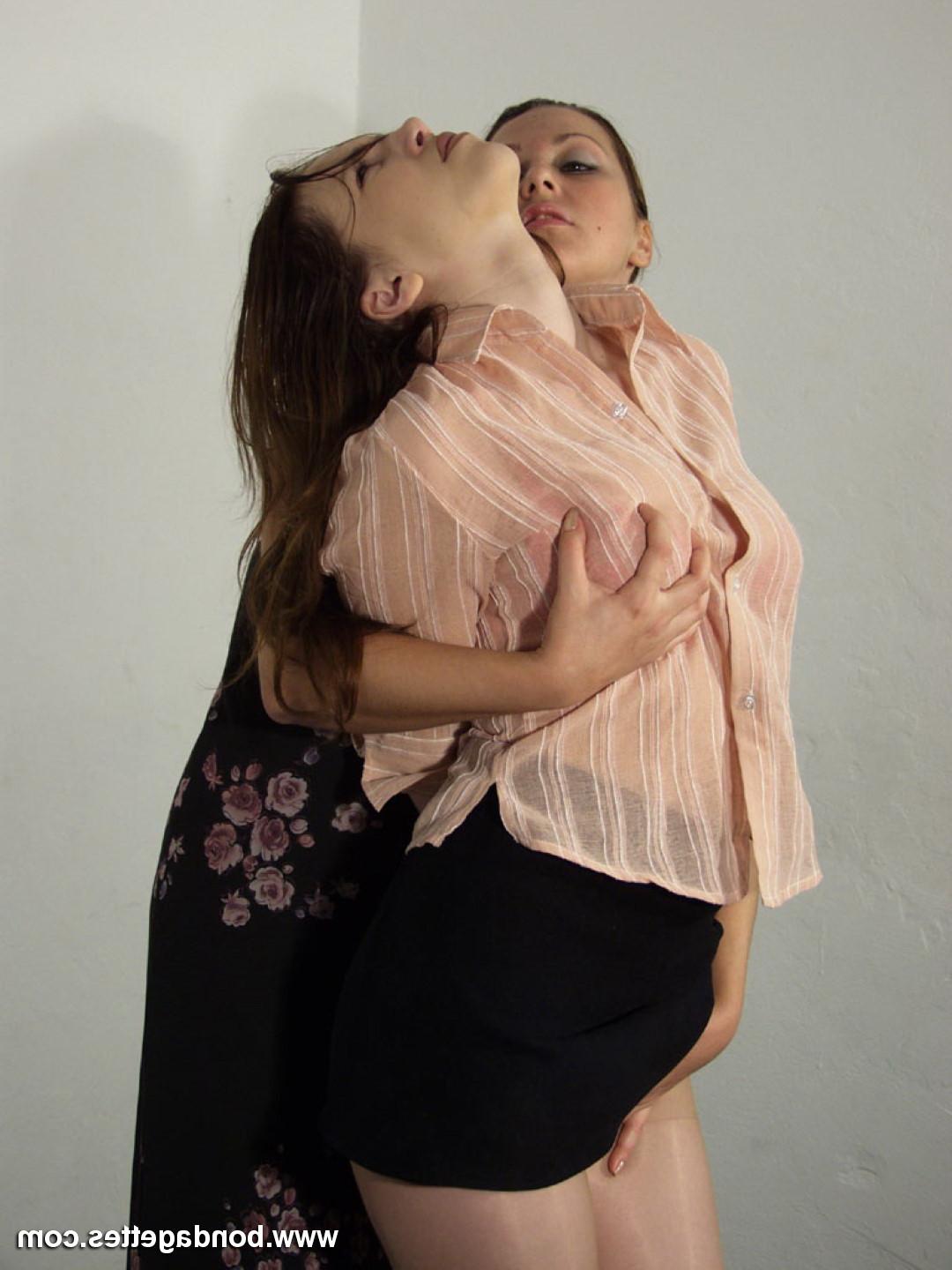 16P Amateur lezdom ties up her subbie girl and puts nipple clamps on