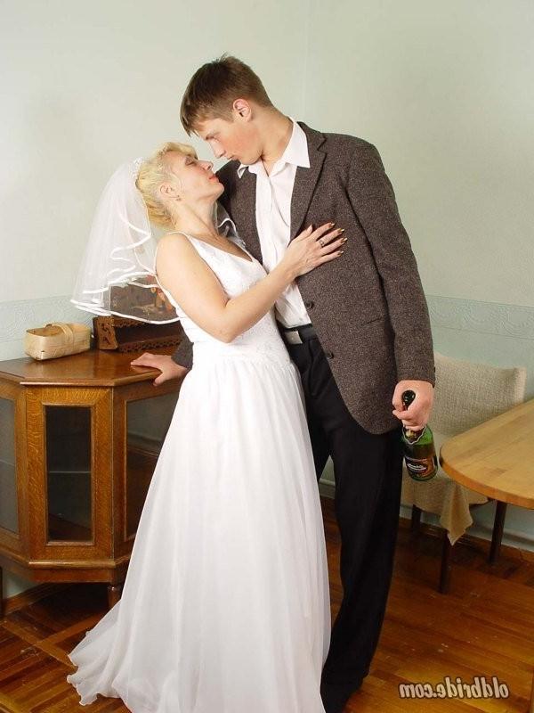 12P Wedding day blue-balls