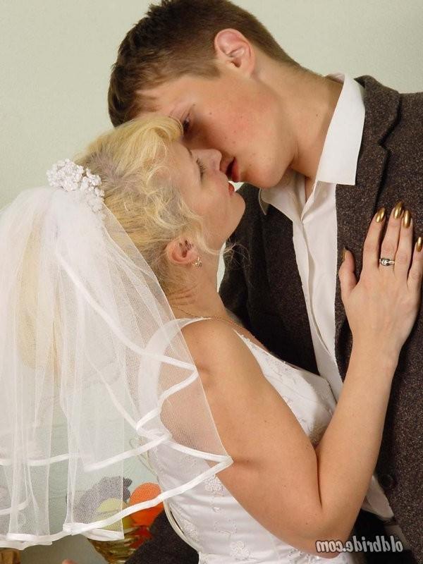 12P Wedding day blue-balls