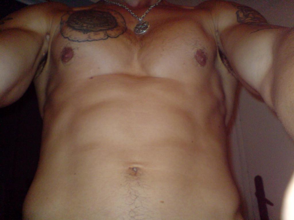 16P Naked pics of ripped Bulgarian hottie