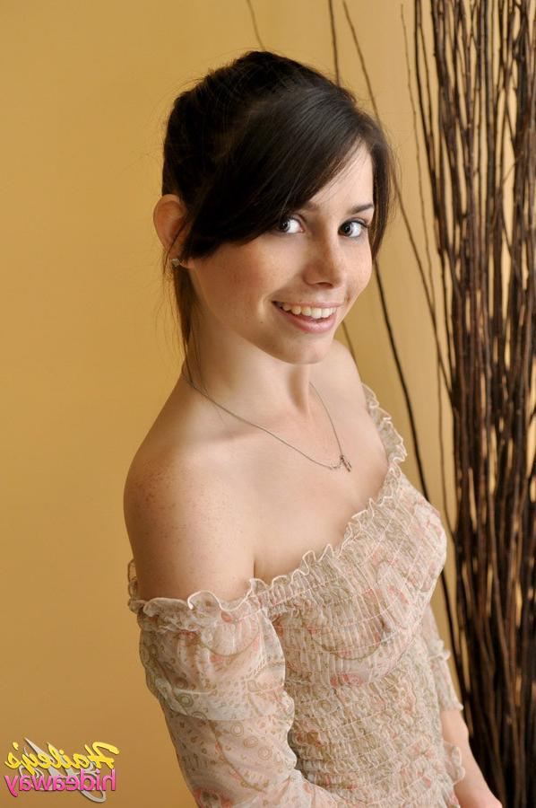 16P Freckle teen girl cleavage