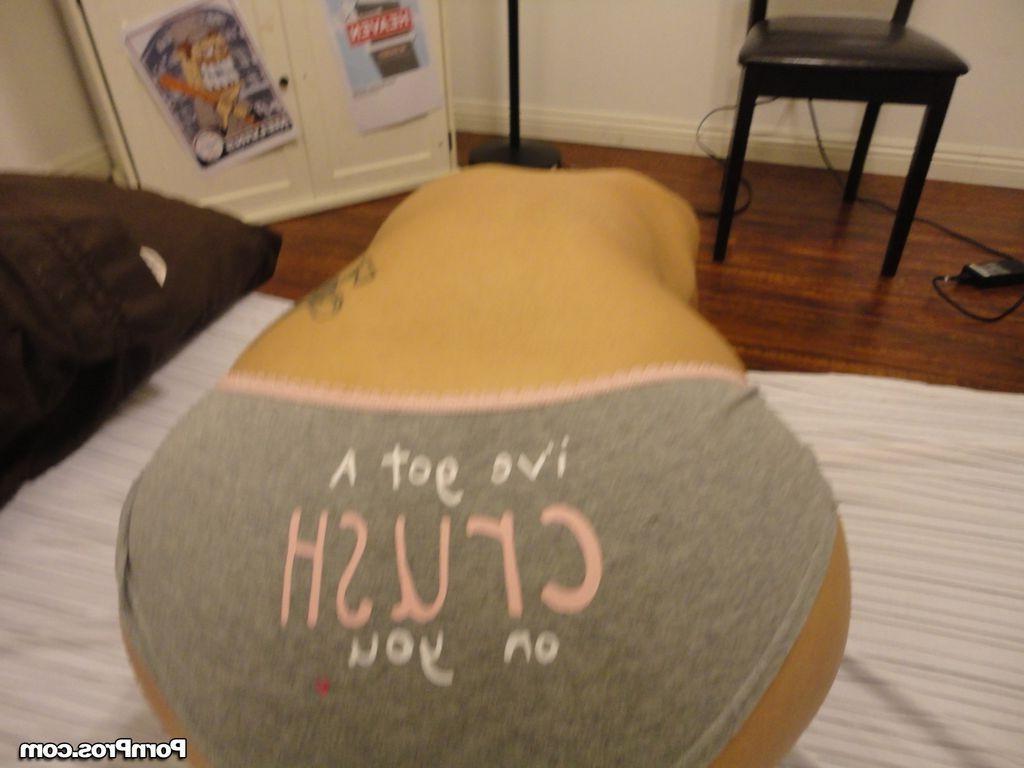 16P Sexy Missy Maze seducing her boyfriend at home