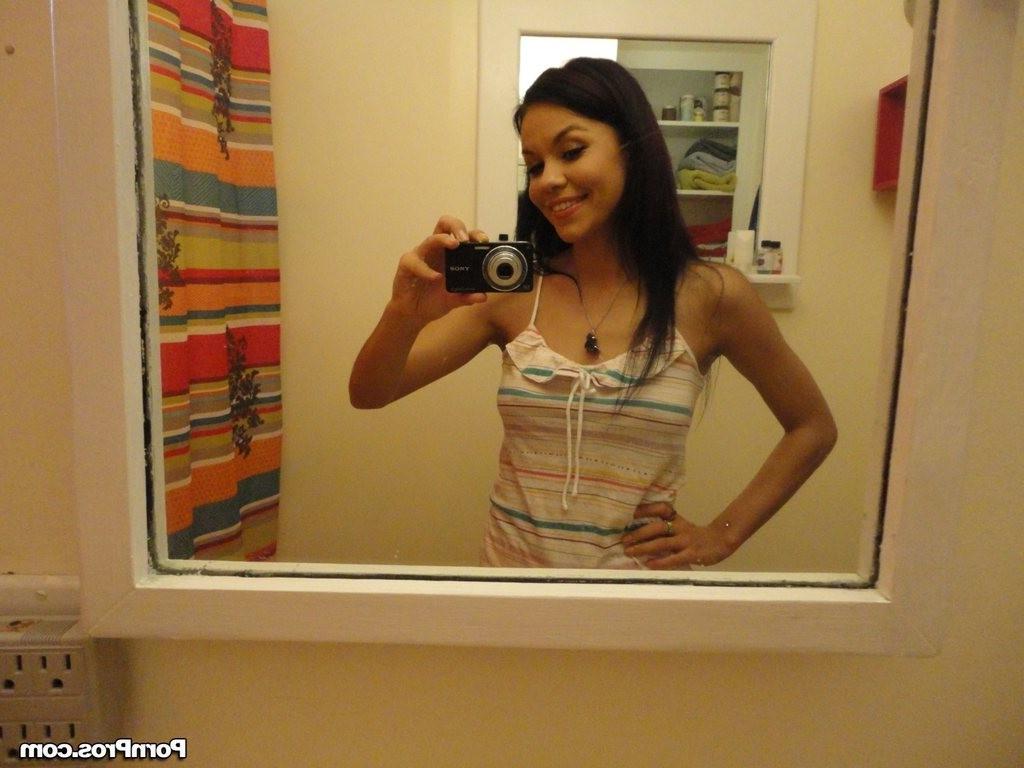 16P Ruby Knox posing and fucking her boyfriend at home