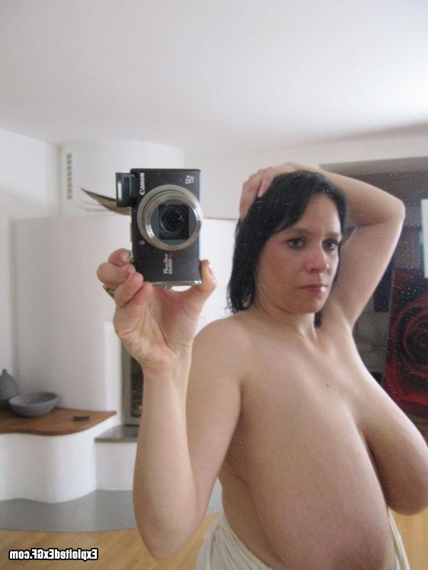 15P Busty self shot girl