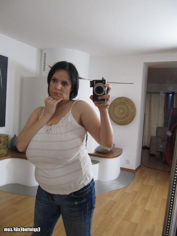 15P Busty self shot girl