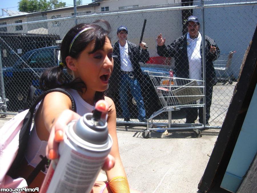 16P Jessica Valentino fucked by the police