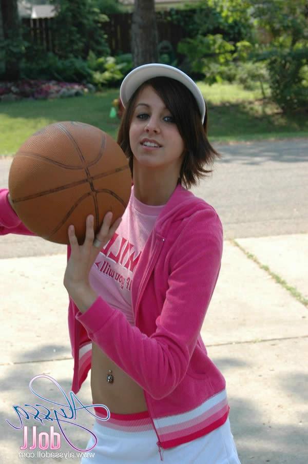 15P Alyssa doll flashes her tits while playing basketball