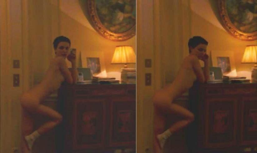 18P Celeb Natalie Portman exposing her perfect ass and tiny tits